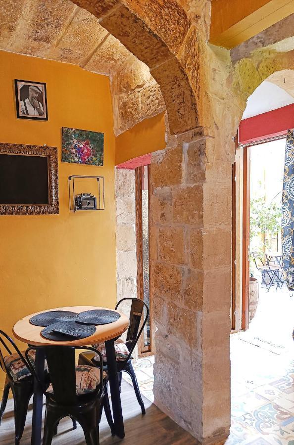 Fusion Homestay Accommodation 모스타 외부 사진